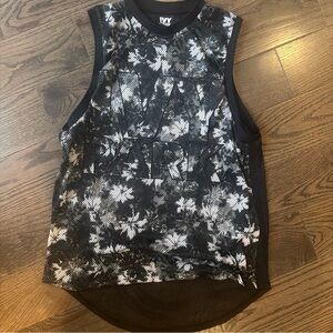IVY PARK Women's Black and White Sleeveless Jersey Mesh Top Size Small
